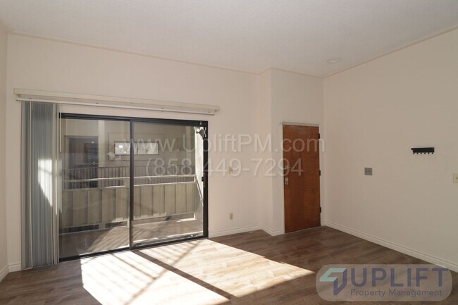 Building Photo - 2 bed, 2 Bath Condo with Community Pool