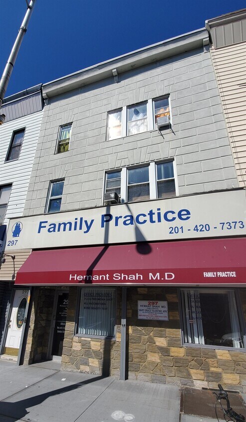 Primary Photo - 297 Central Ave