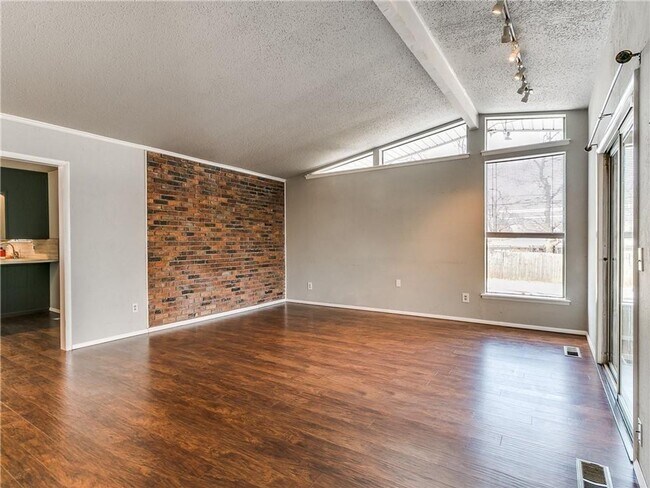 Foto del edificio - 507 NE 61st St