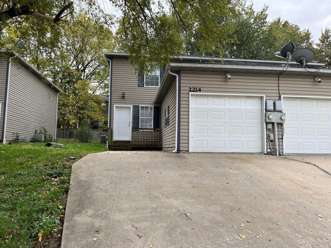 Foto principal - 2204 Live Oak Ln