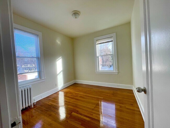 Foto del edificio - 36-05 215th Pl