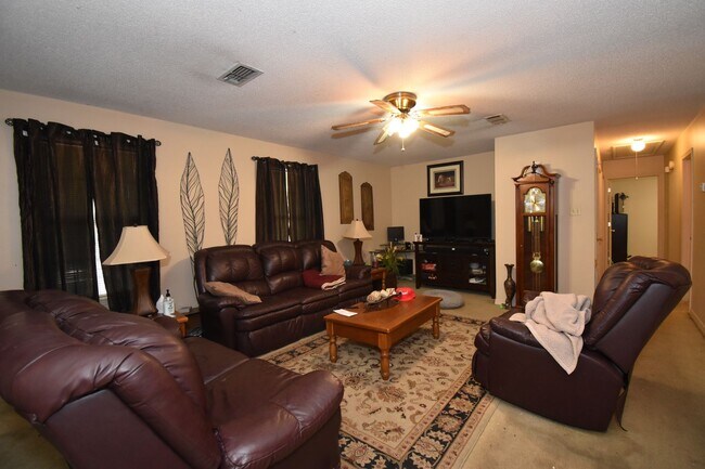 Building Photo - 400 W Florida Duplex