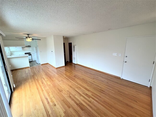 Living room - 1701 Washington Way