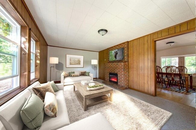 Building Photo - 1021 Farrell