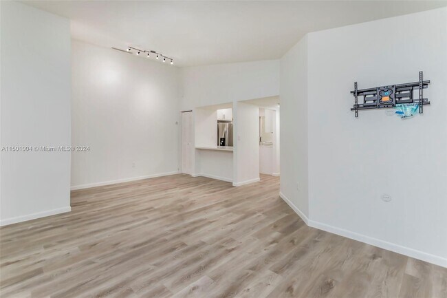 Foto del edificio - 931 NE 199th St