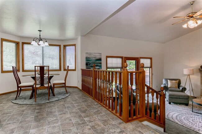 Foto del edificio - 3177 E Stone Point Dr