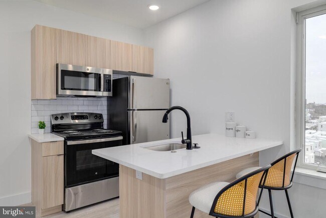 Foto del edificio - 2400 E Huntingdon St