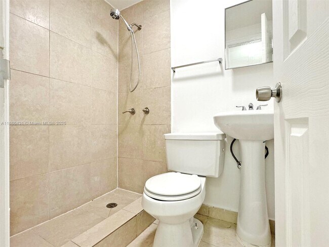 Foto del edificio - 5835 SW 4th St