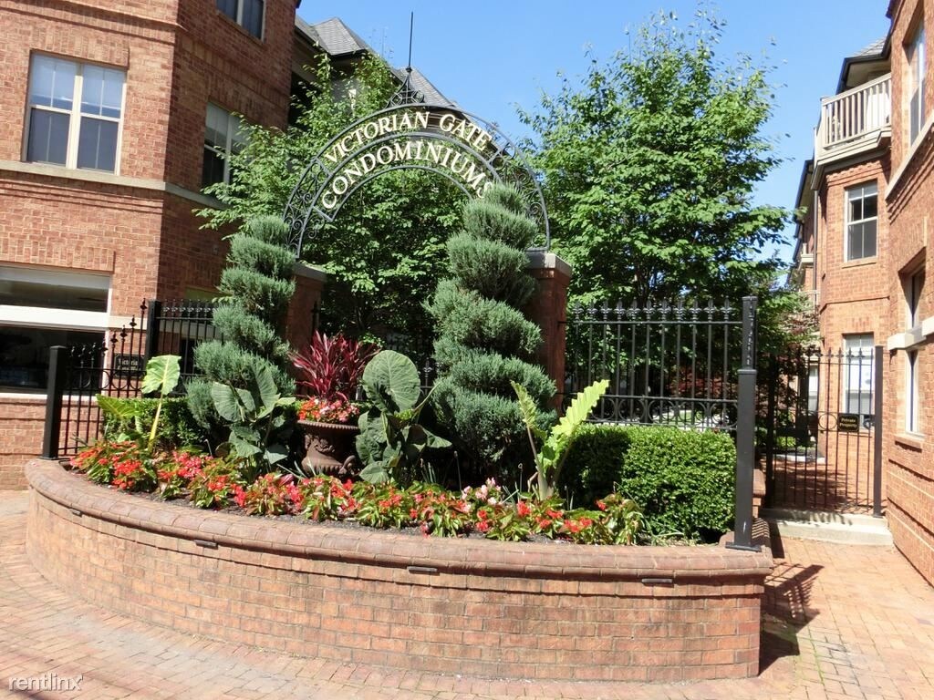 Primary Photo - 1 br, 1 bath Apartment - 36 W Russell St