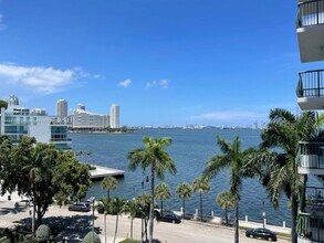 Building Photo - 1408 Brickell Bay Dr