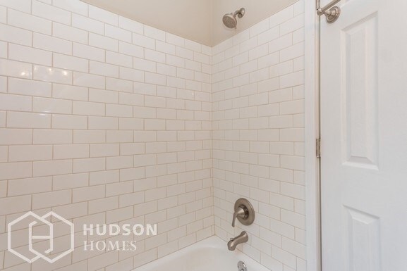 Foto del edificio - NOW AVAILABLE! - 22 Larch Dr, Lincolndale,...