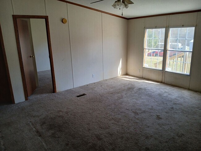 Foto del edificio - 233 Flat Creek Ln