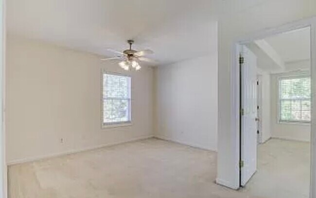 Foto del edificio - 2329 Lazy River Dr