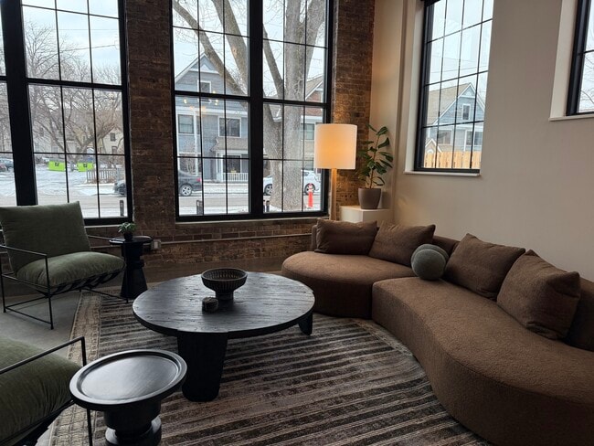 Foto del edificio - The Dylin