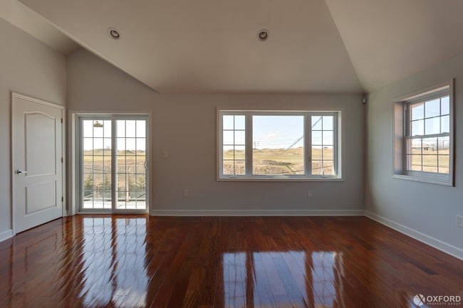 Building Photo - 2628 Miles Avenue