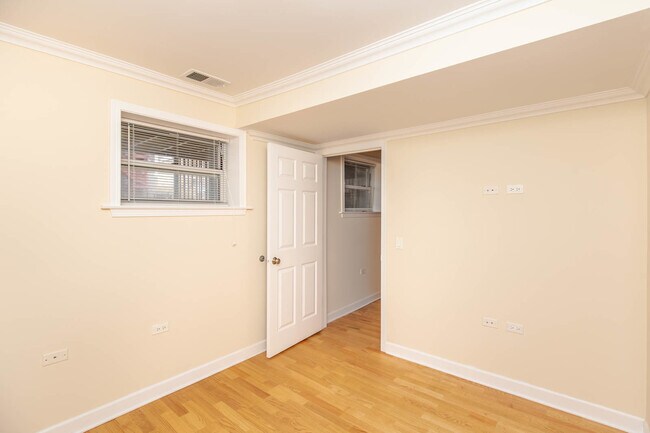 Foto del edificio - 2854 W Rosemont Ave