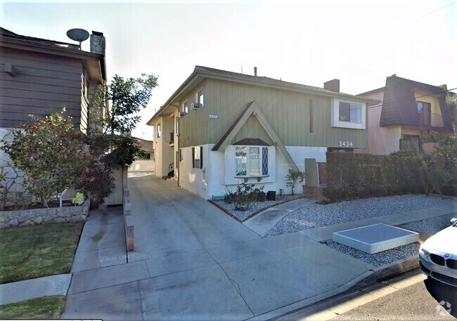 Building Photo - 3434 W 170th St