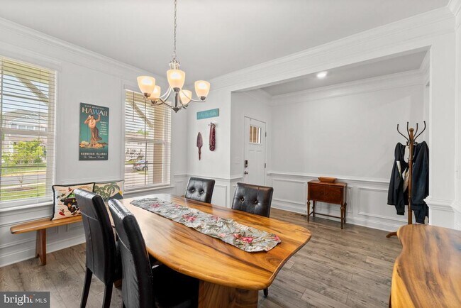 Building Photo - 104 Standish Pl