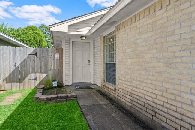 Building Photo - 11811 Oakner Dr