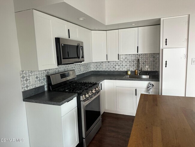 Foto del edificio - 1244 Devon Ln