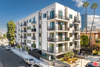 Building Photo - 10867 Fruitland Dr