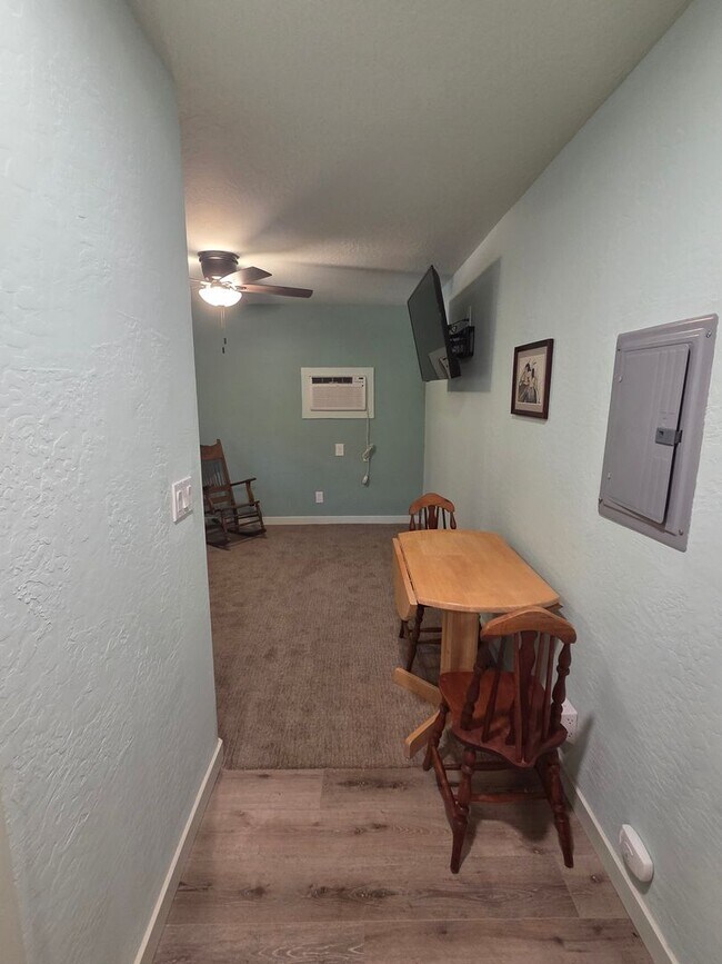 Foto del edificio - 23369 Shadybrook Dr