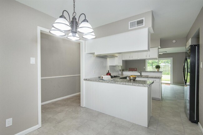 Foto del edificio - 9619 Rockhurst Dr