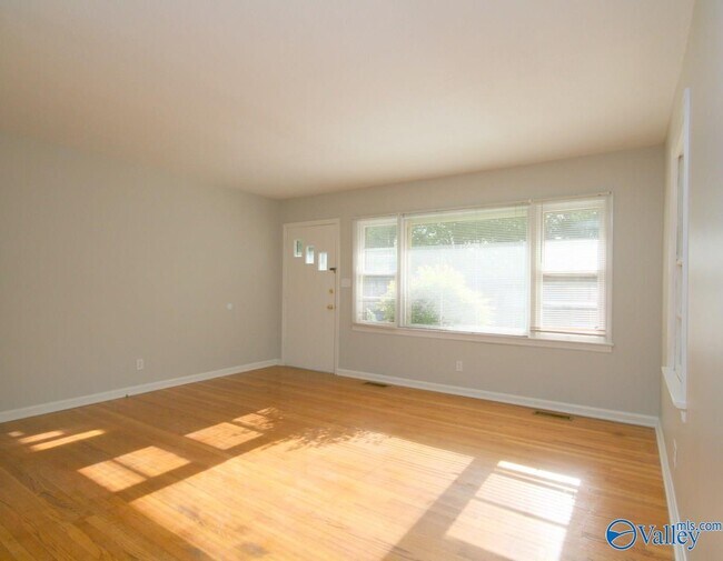 Foto del edificio - 407 Warner St NW