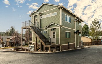 Building Photo - 2050 NW Monterey Pines Dr