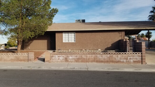 Foto del edificio - 3913 Grass Valley Pl