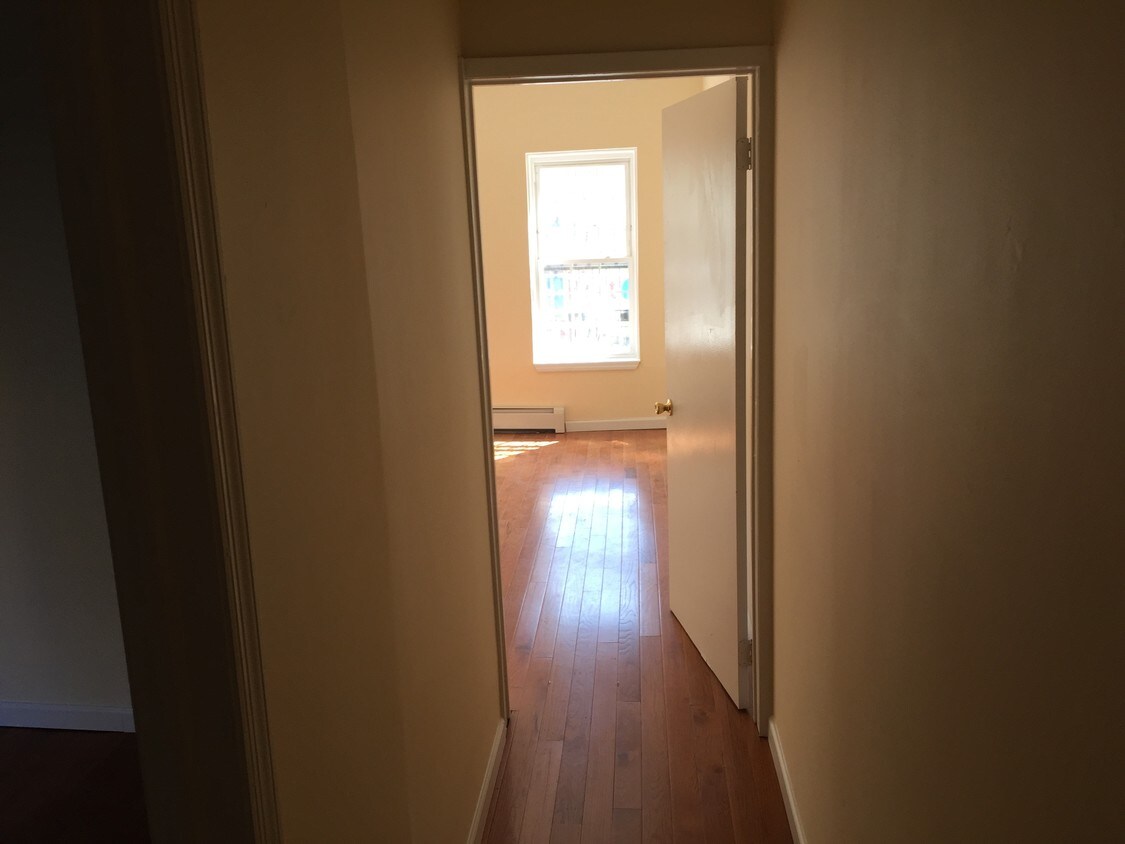 Primary Photo - 1581 Pitkin Ave