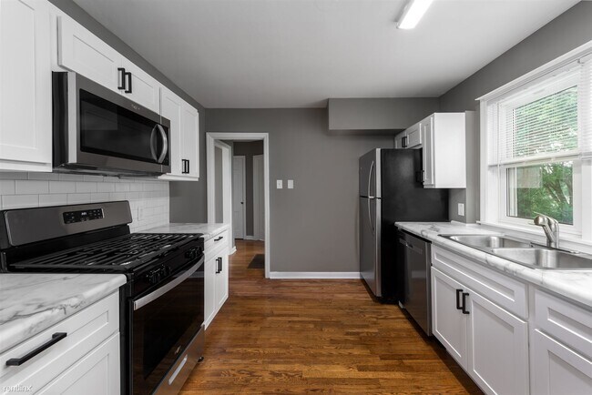 Foto del edificio - 3 br, 1 bath House - 6 Saint Genevieve Court