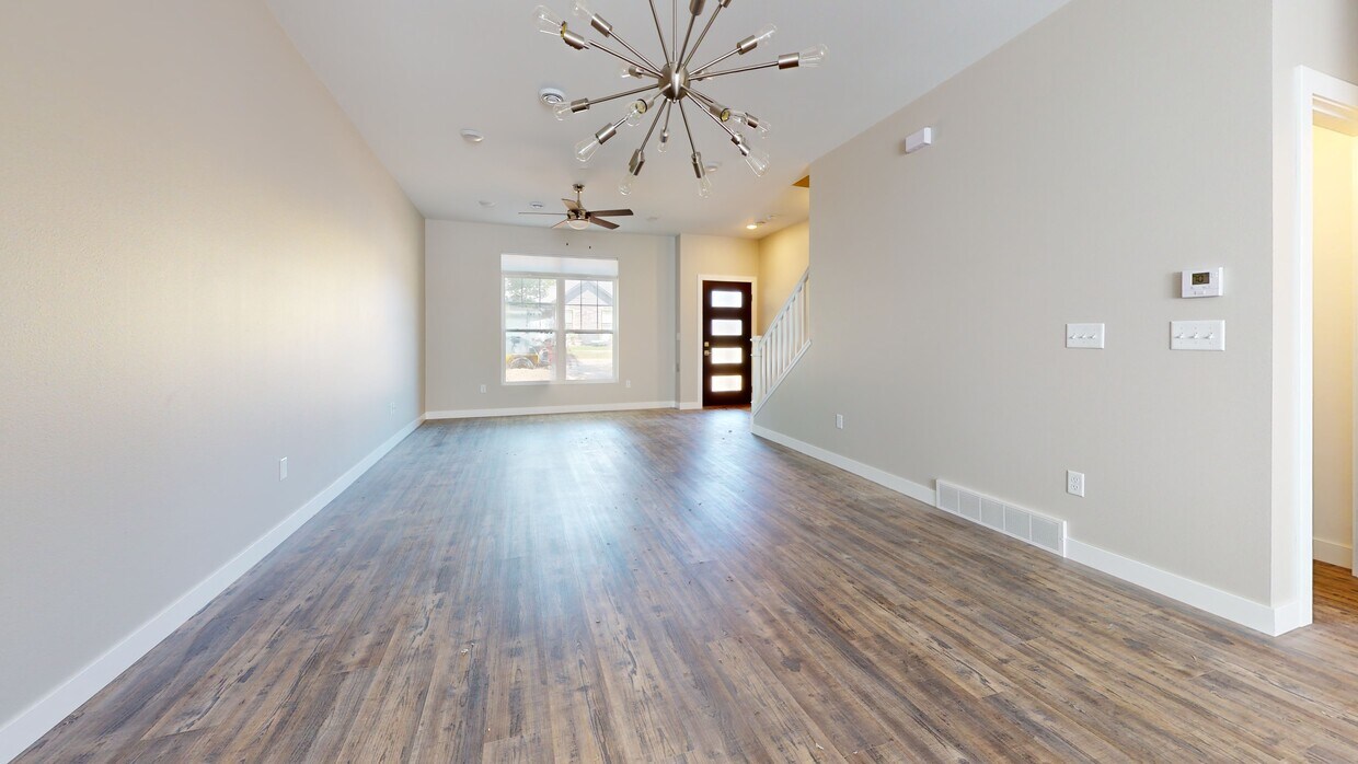 Primary Photo - 207 Short St