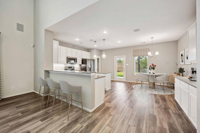 Building Photo - 15246 White Moss Dr