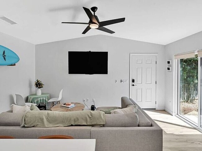 Foto del edificio - 1577 Starlight Dr