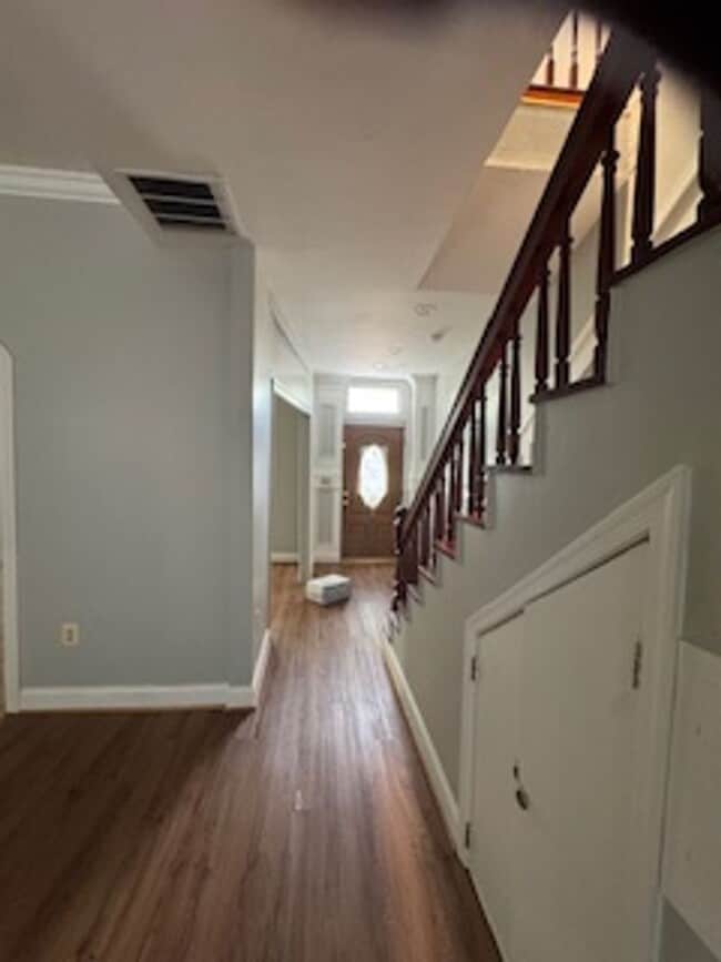 Building Photo - 1403 6th St NW