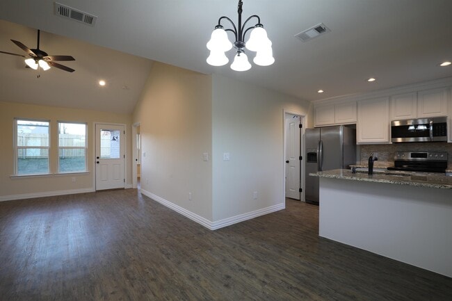 Foto del edificio - 913 N Barrett Ave