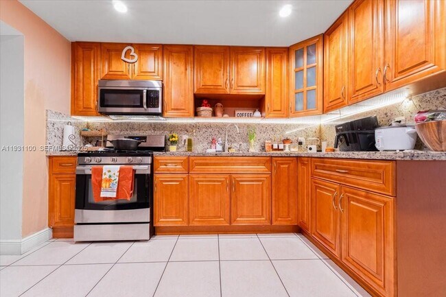 Foto del edificio - 317 W 36th St