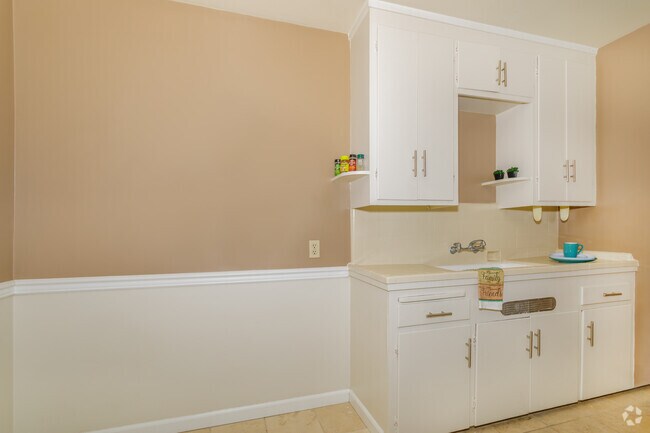 1HAB, 1BA - 9A - Braden Manor