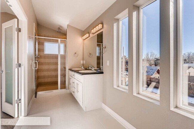Foto del edificio - New Construction 3 Bedroom Home with 2 car...