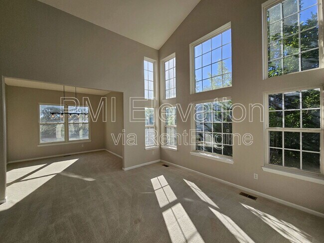 Foto del edificio - 7101 Mountain Brush Cir