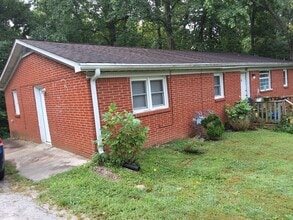 Building Photo - 1110 Evelyn Dr