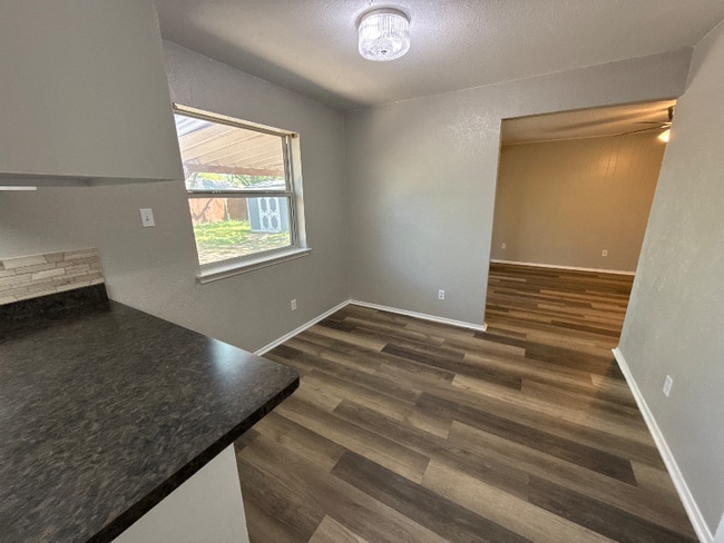 Building Photo - 2311 Vassar Ct
