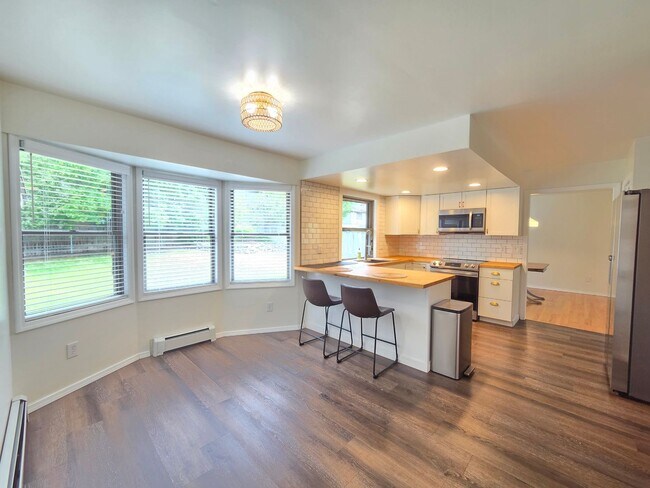 Foto del edificio - $3,050 - 4 Bed / 2.5 Bath Beautiful Home in Upper South Hill