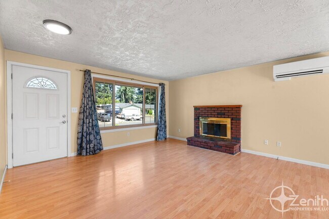 Building Photo - 4213 NE 139th Ave