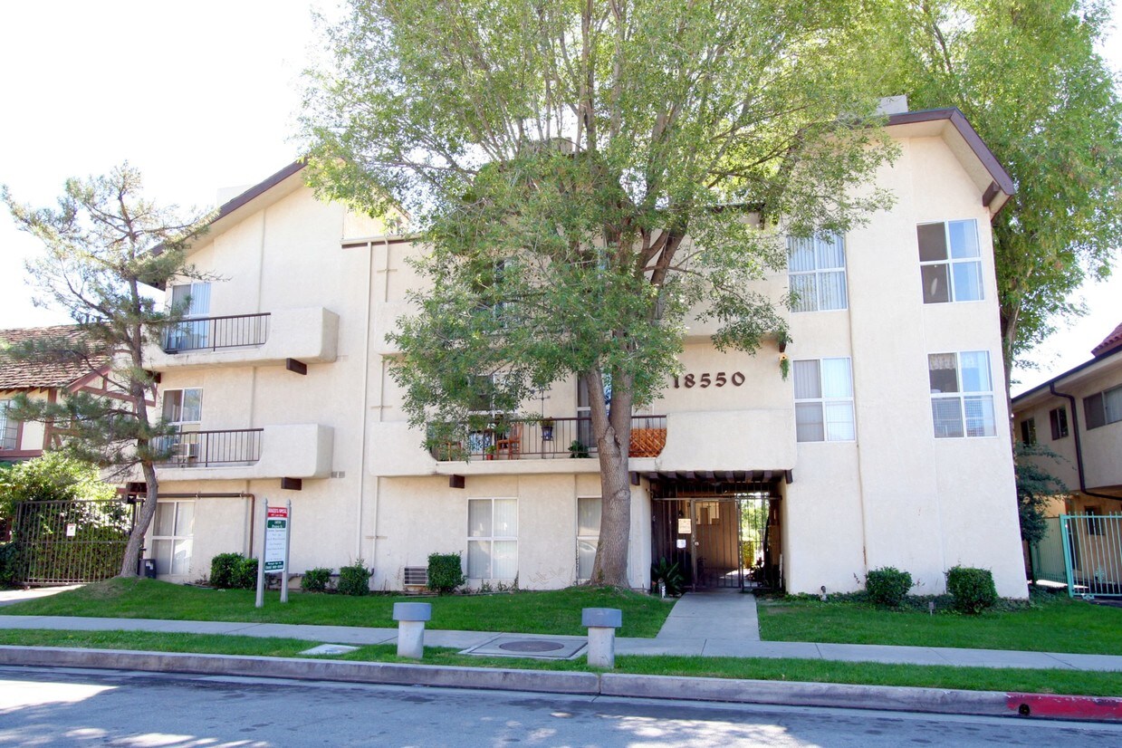 70 Apartments Available for Rent in Northridge, CA