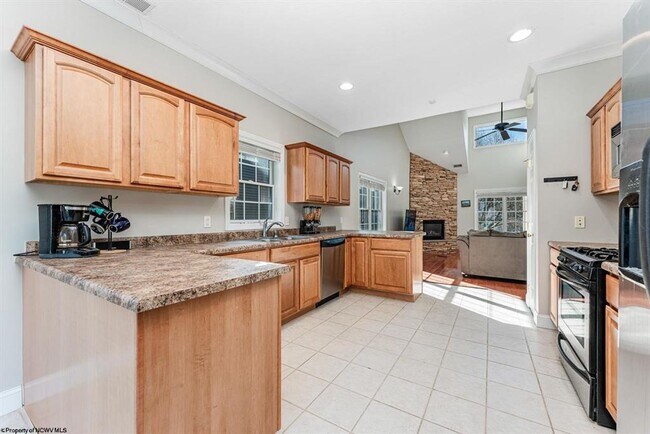 Building Photo - Cheat Lake - 3 bedroom, 2 bathroom Home - ...