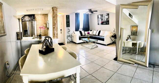 Foto del edificio - 14195 SW 87th St