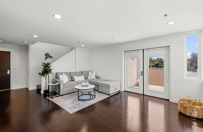 Foto del edificio - 924 Hornblend St