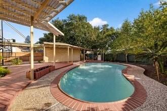 Building Photo - 1698 Creekside Dr